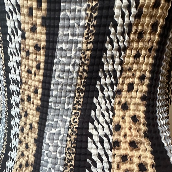 Vintage Crinkle Animal Print Top - Picture 2 of 4